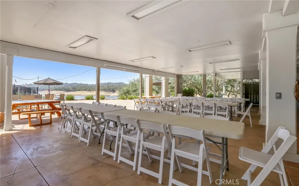 3105 E Beach Circle Bradley, CA 93426