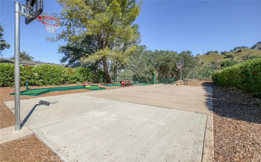 3105 E Beach Circle Bradley, CA 93426
