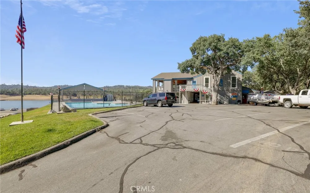 3105 E Beach Circle Bradley, CA 93426