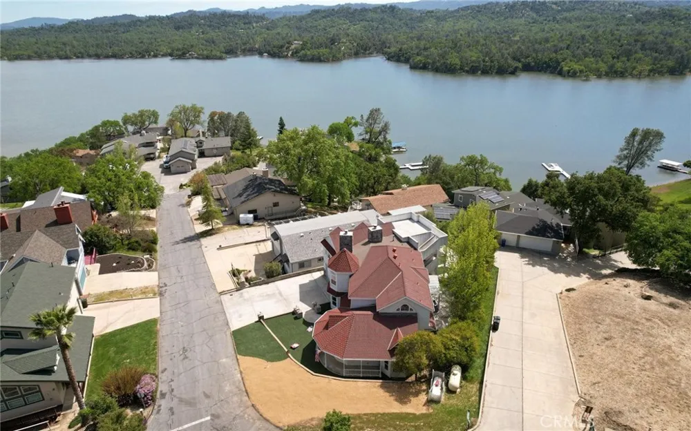 3105 E Beach Circle Bradley, CA 93426