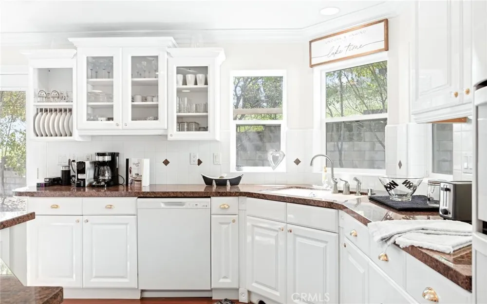 3105 E Beach Circle Bradley, CA 93426