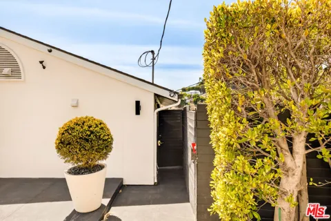 8810 Hollywood Boulevard #1/2