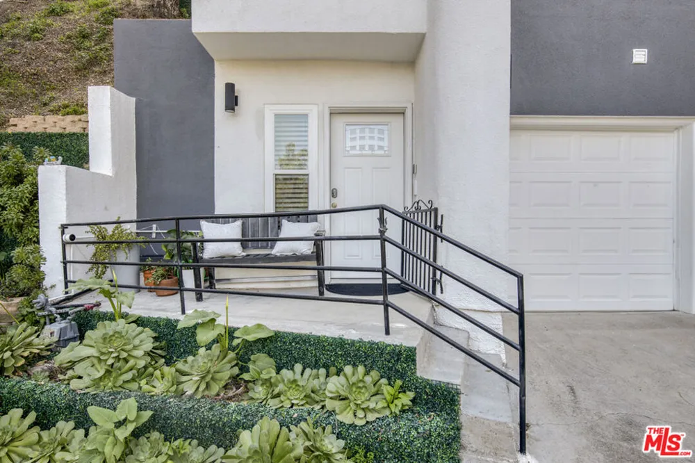 4110 Vanetta Place Studio City, CA 91604