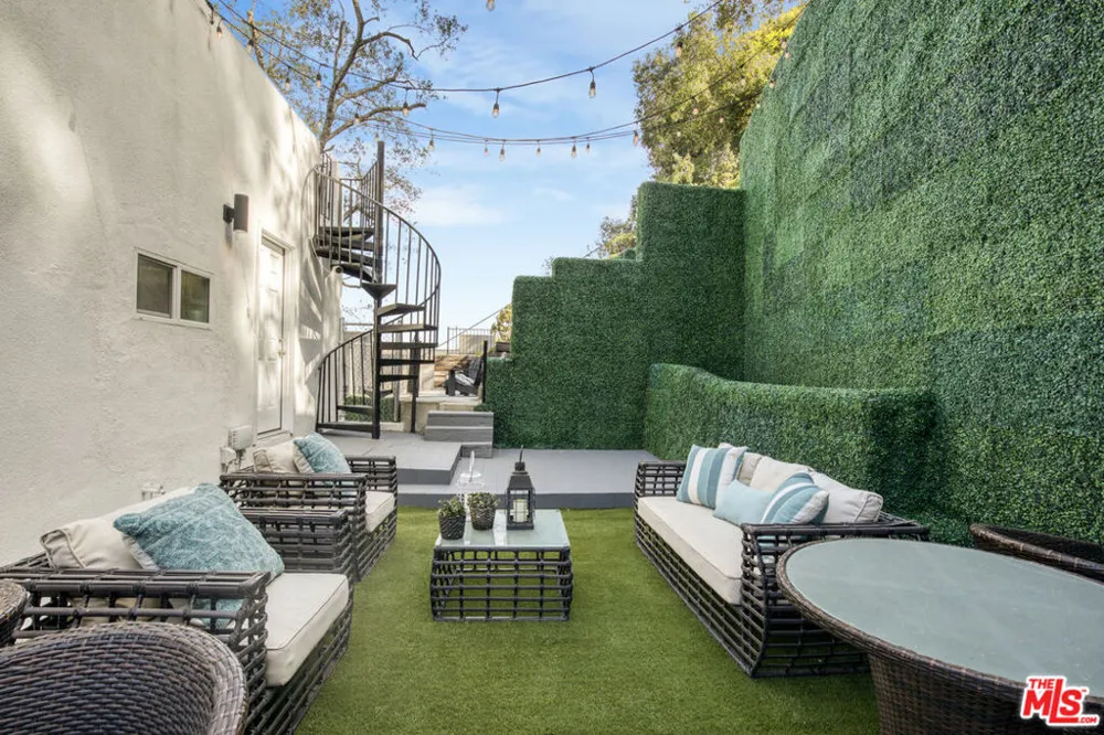4110 Vanetta Place Studio City, CA 91604