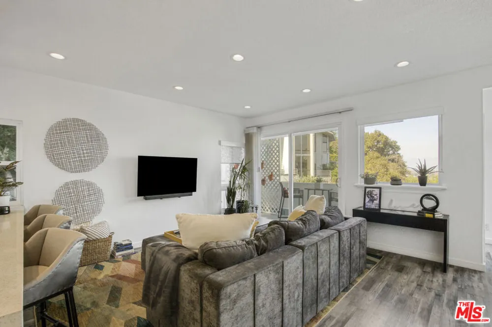 4110 Vanetta Place Studio City, CA 91604
