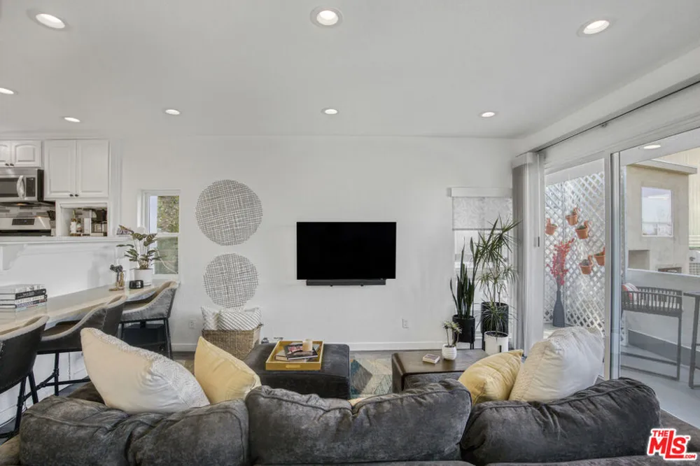 4110 Vanetta Place Studio City, CA 91604