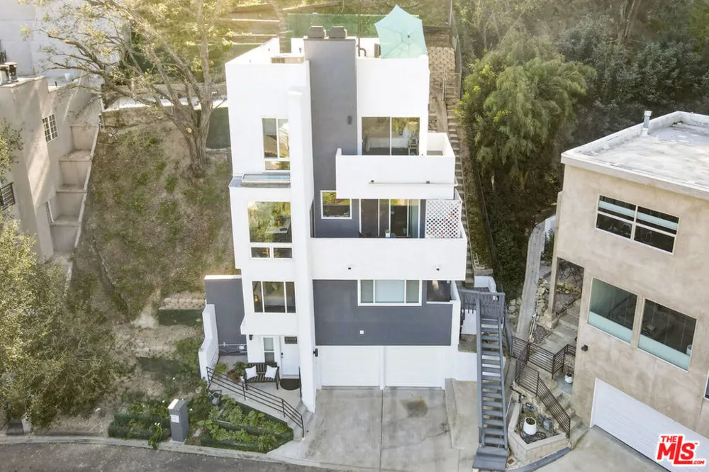 4110 Vanetta Place Studio City, CA 91604