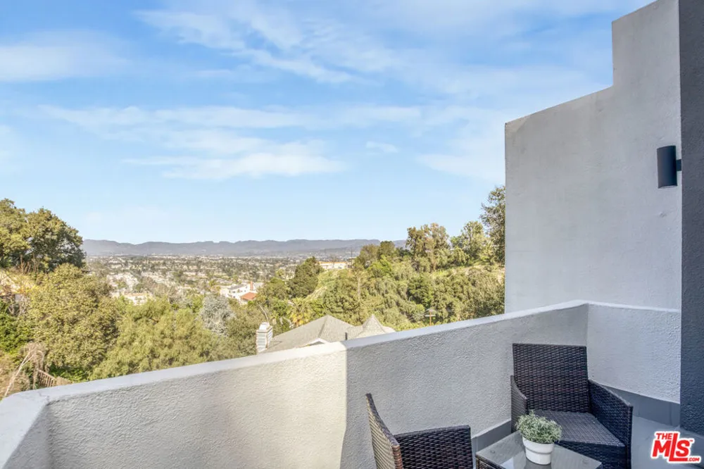4110 Vanetta Place Studio City, CA 91604