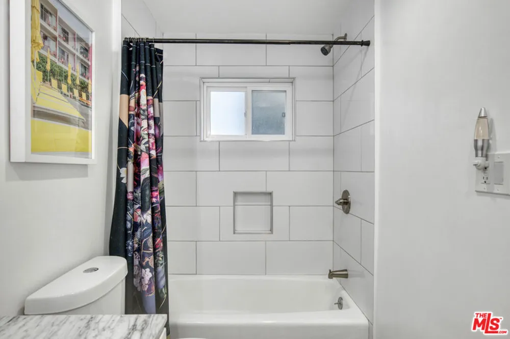 4110 Vanetta Place Studio City, CA 91604