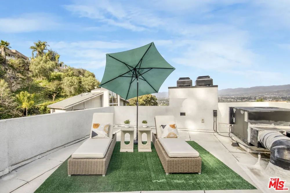 4110 Vanetta Place Studio City, CA 91604