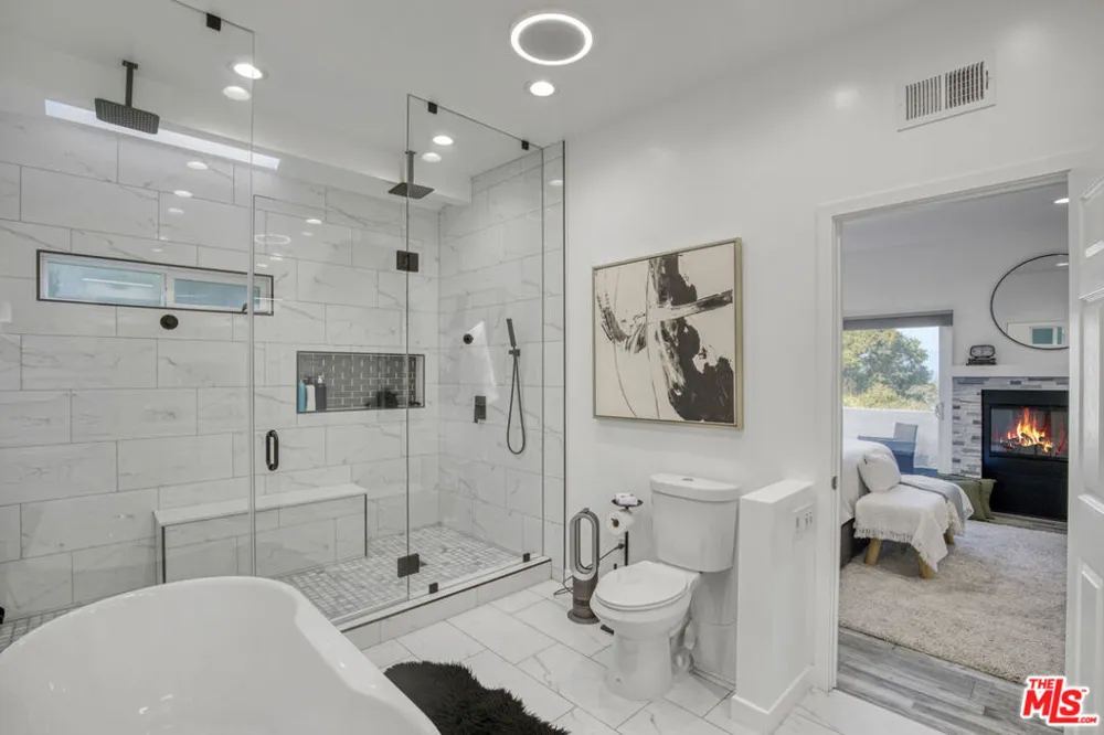 4110 Vanetta Place Studio City, CA 91604