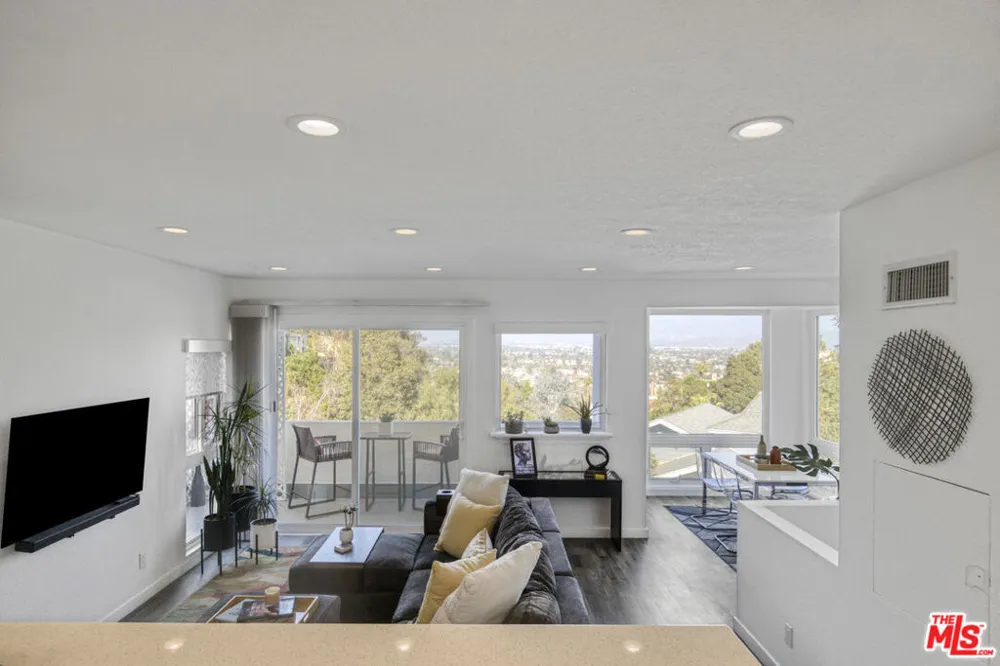 4110 Vanetta Place Studio City, CA 91604