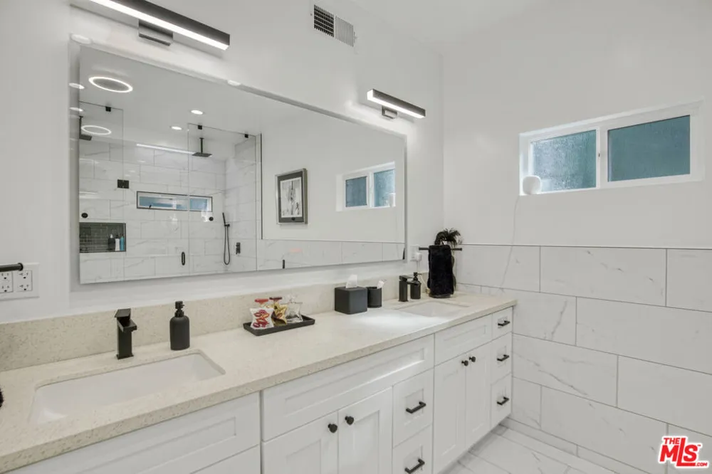 4110 Vanetta Place Studio City, CA 91604