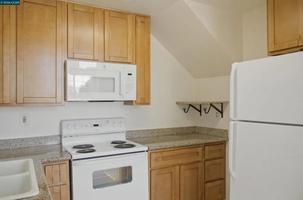 90 Glenwood Hercules, CA 94547