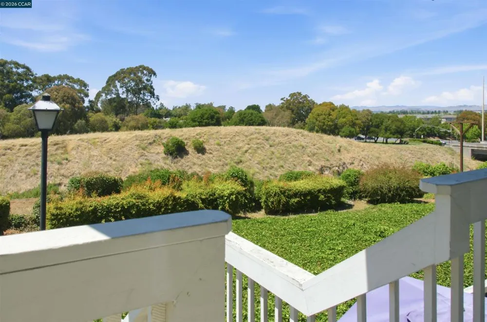 90 Glenwood Hercules, CA 94547