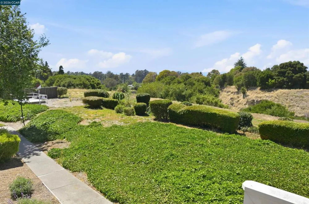 90 Glenwood Hercules, CA 94547