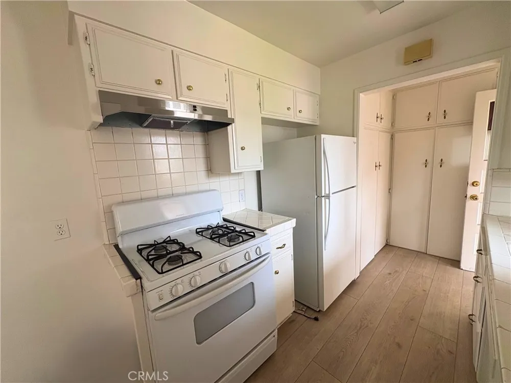 216 W D Ontario, CA 91762
