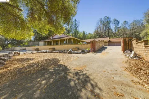 23608 Porcina Way