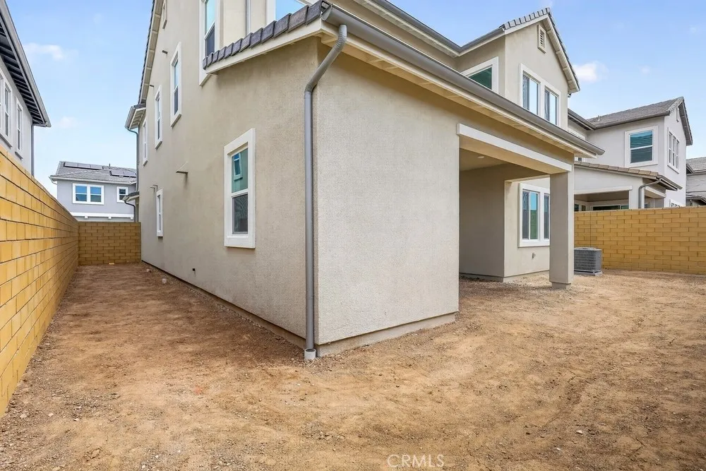 204 Briar Moon Irvine, CA 92618