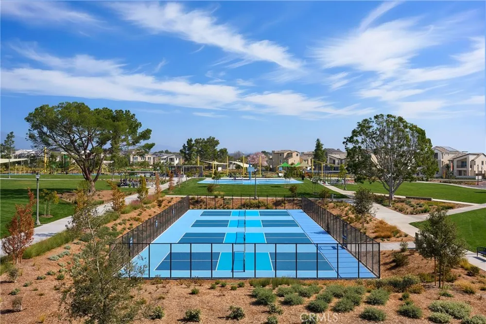 204 Briar Moon Irvine, CA 92618