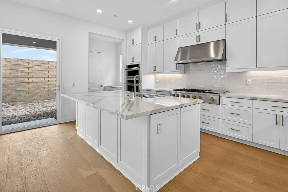 204 Briar Moon Irvine, CA 92618