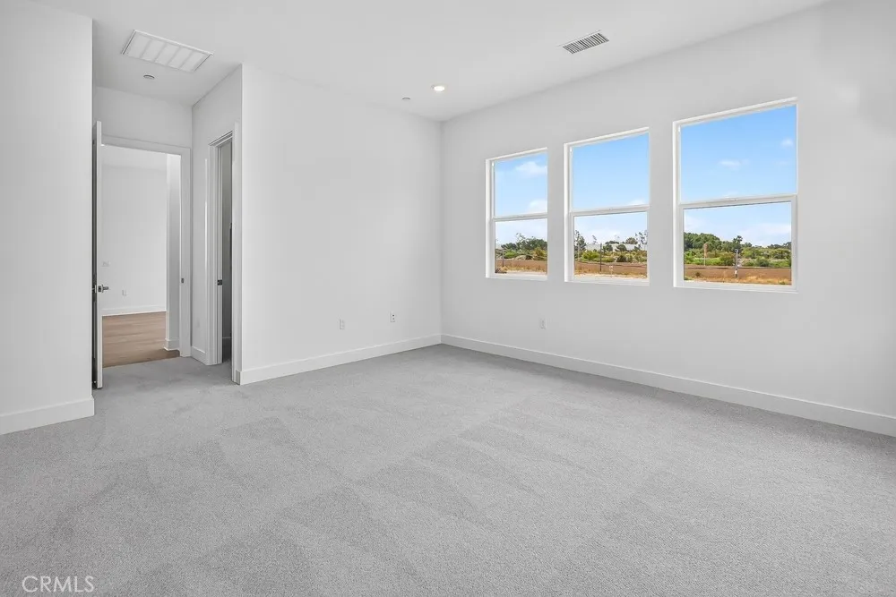 204 Briar Moon Irvine, CA 92618
