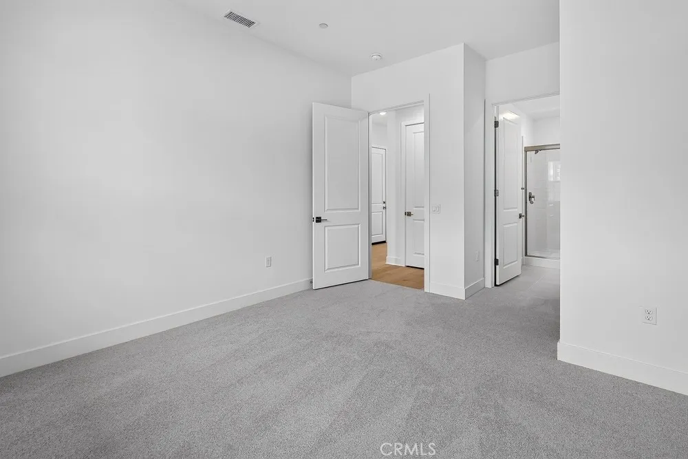 204 Briar Moon Irvine, CA 92618