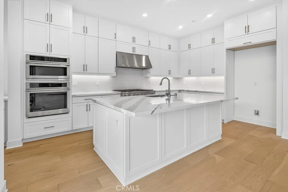 204 Briar Moon Irvine, CA 92618