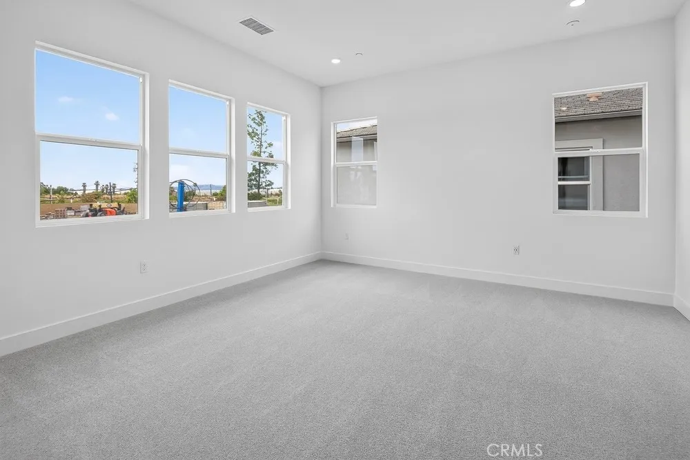 204 Briar Moon Irvine, CA 92618