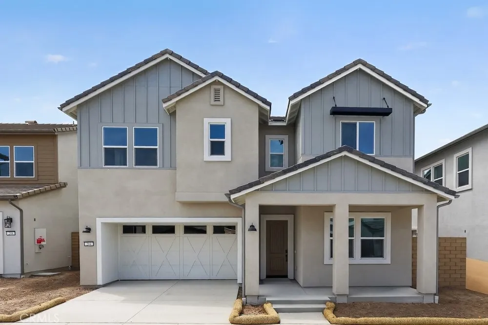 204 Briar Moon Irvine, CA 92618