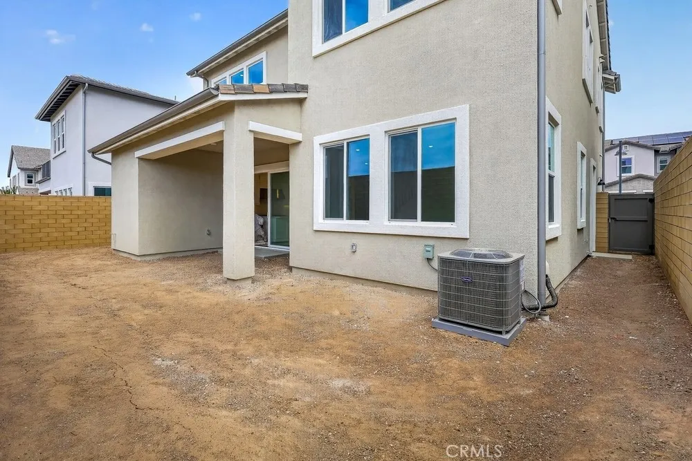 204 Briar Moon Irvine, CA 92618