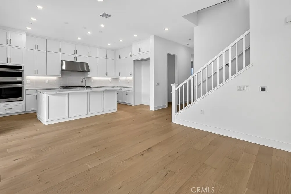 204 Briar Moon Irvine, CA 92618