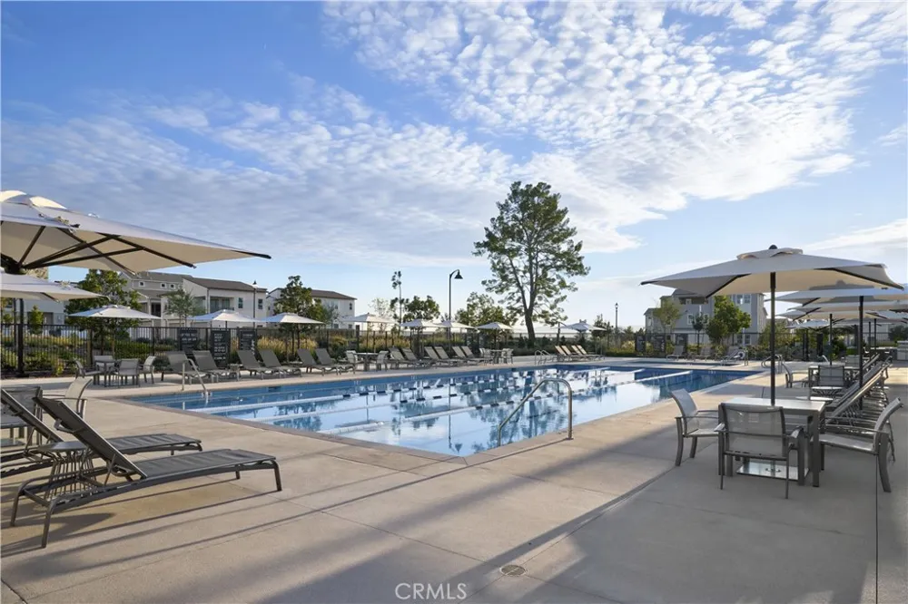 204 Briar Moon Irvine, CA 92618