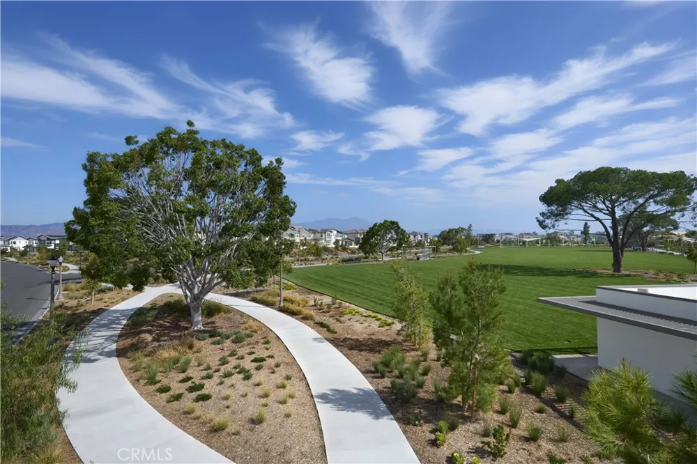 204 Briar Moon Irvine, CA 92618