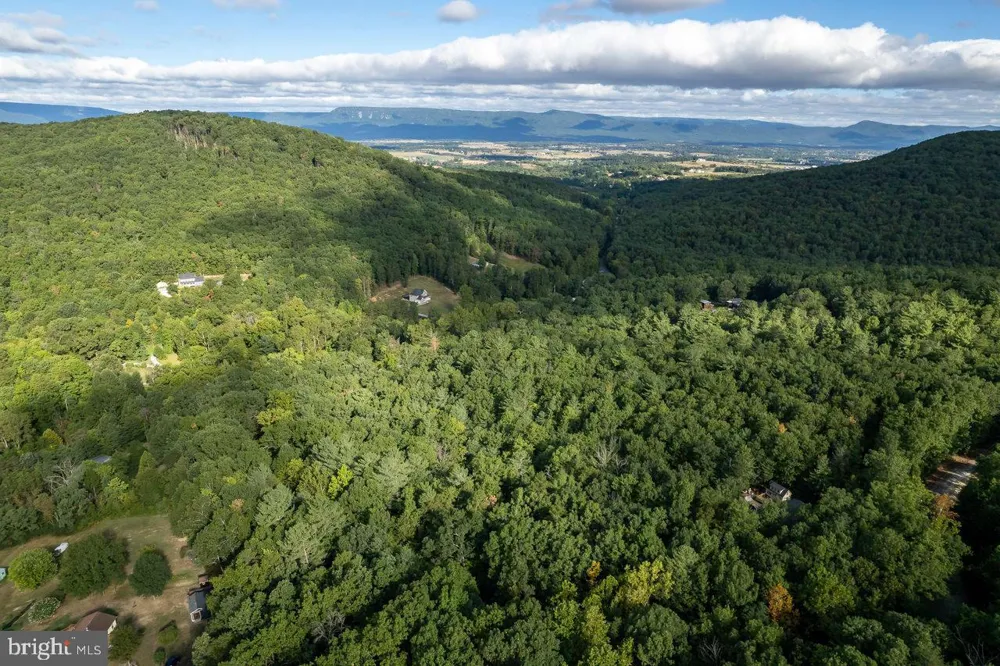 HOLIDAY HILL RD. Luray, VA 22835