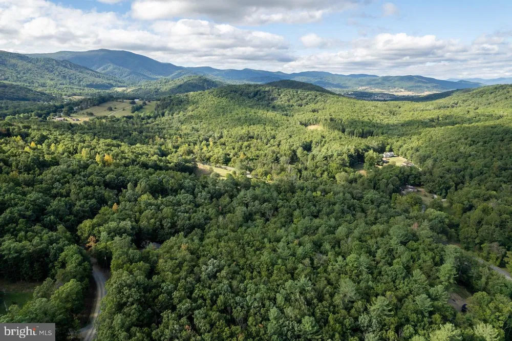 HOLIDAY HILL RD. Luray, VA 22835