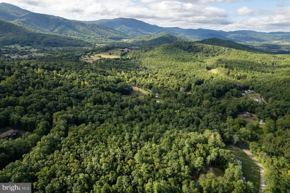 HOLIDAY HILL RD. Luray, VA 22835