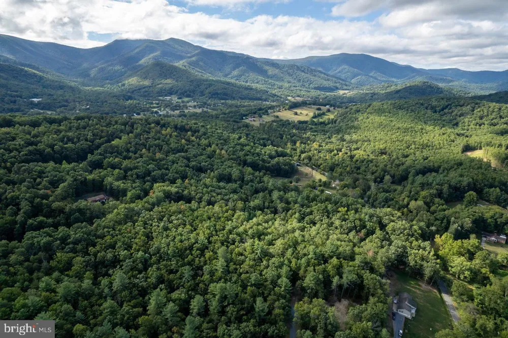 HOLIDAY HILL RD. Luray, VA 22835