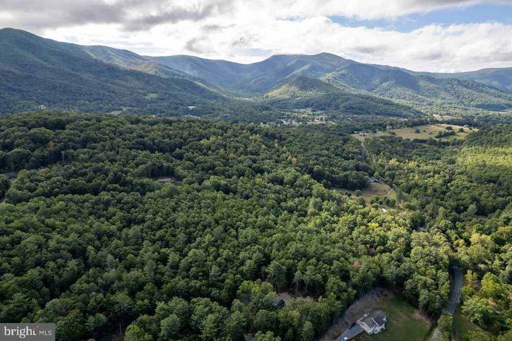 HOLIDAY HILL RD. Luray, VA 22835