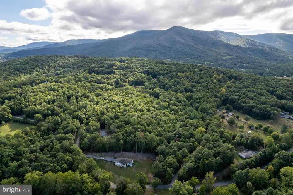 HOLIDAY HILL RD. Luray, VA 22835