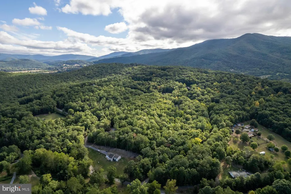 HOLIDAY HILL RD. Luray, VA 22835