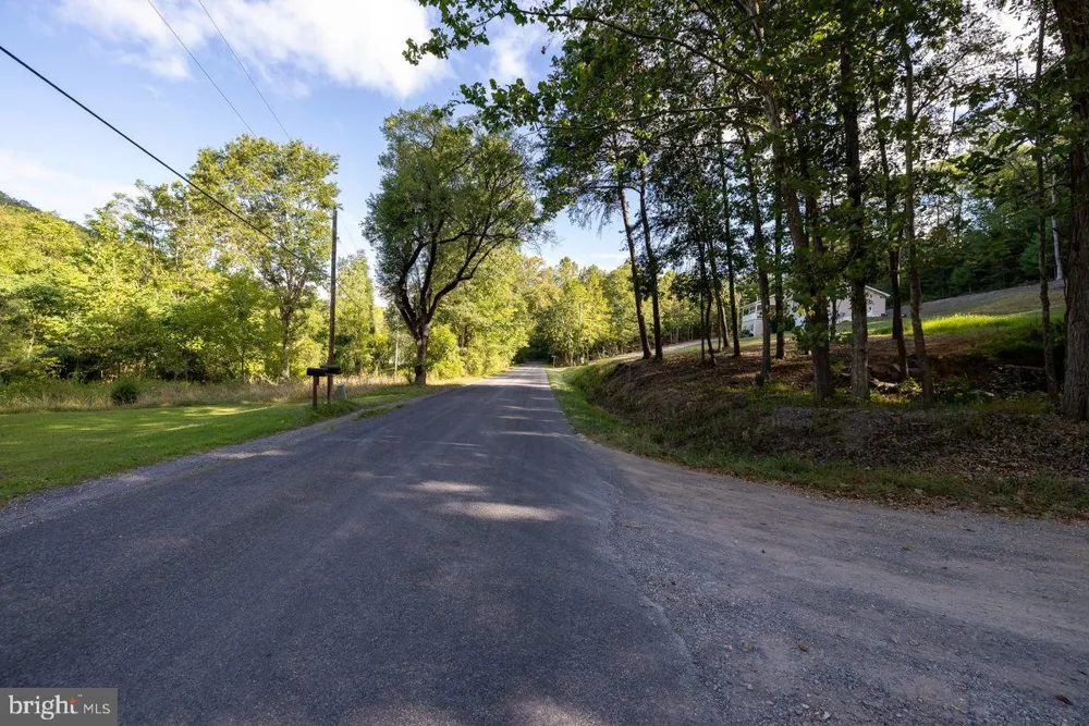 HOLIDAY HILL RD. Luray, VA 22835
