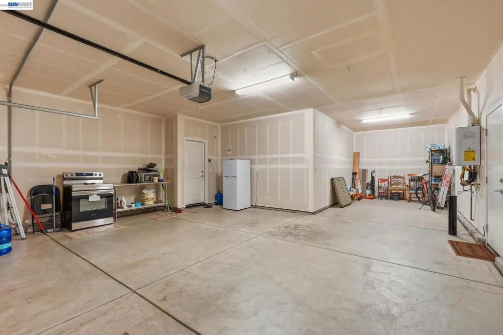 2126 Grapevine Dr Livingston, CA 95334