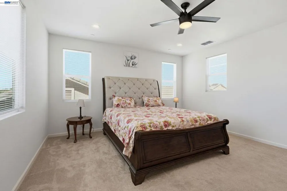 2126 Grapevine Dr Livingston, CA 95334