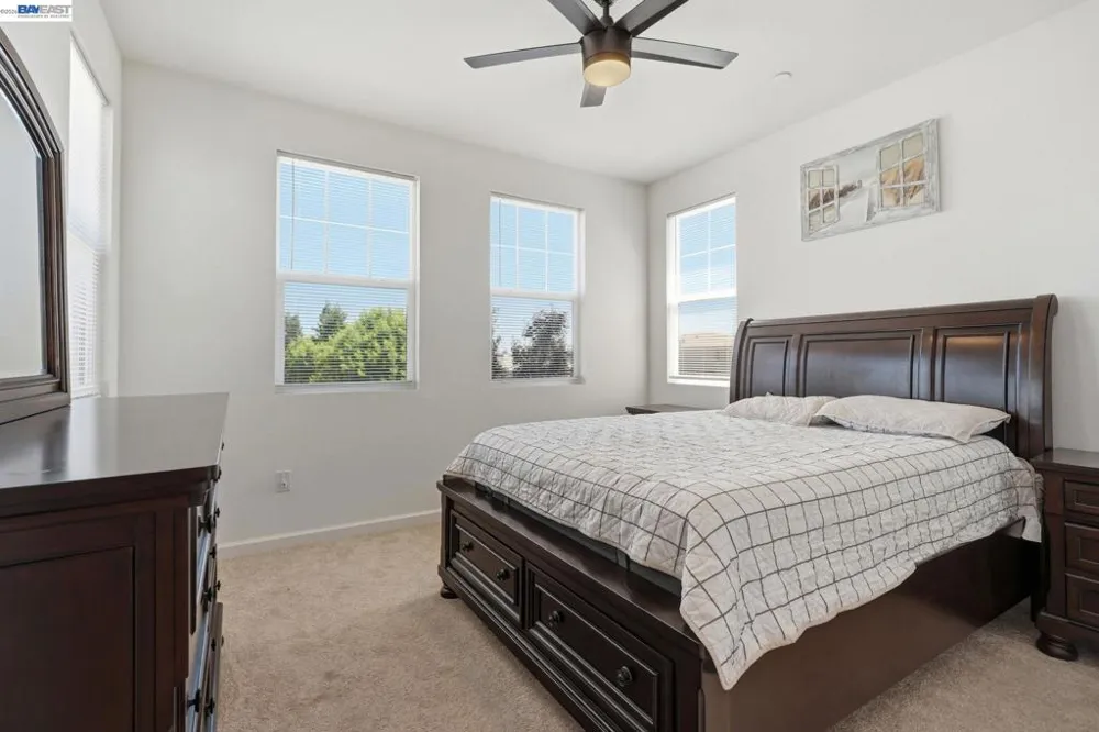 2126 Grapevine Dr Livingston, CA 95334