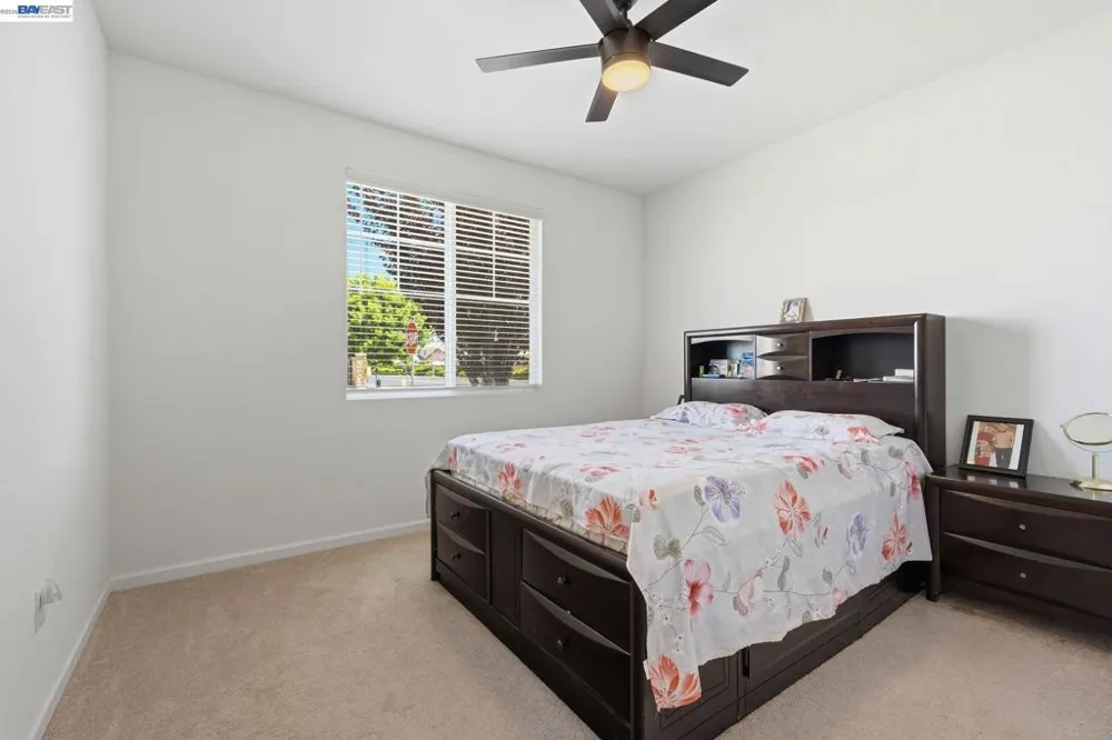 2126 Grapevine Dr Livingston, CA 95334