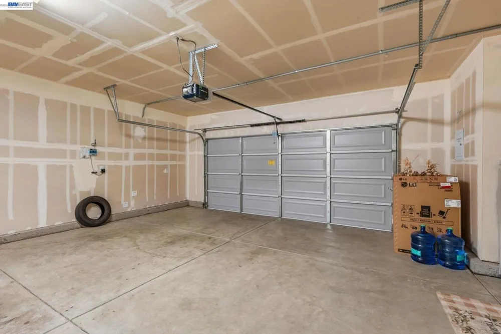 2126 Grapevine Dr Livingston, CA 95334