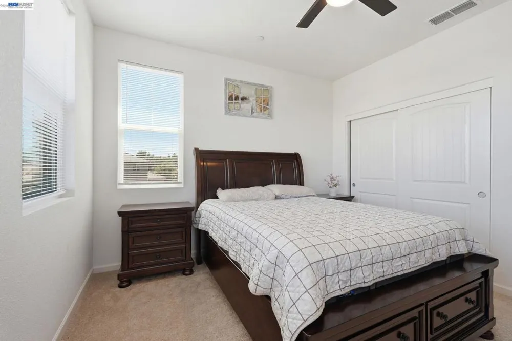2126 Grapevine Dr Livingston, CA 95334