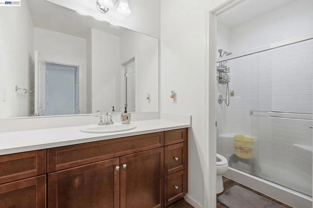2126 Grapevine Dr Livingston, CA 95334