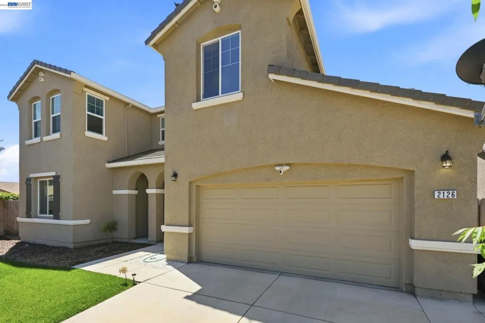 2126 Grapevine Dr Livingston, CA 95334